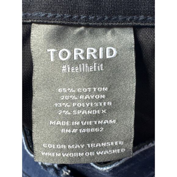 Torrid Women's Bombshell Flare Super Soft Blue Denim Jeans - 26S (44x28.5) - Picture 5 of 6